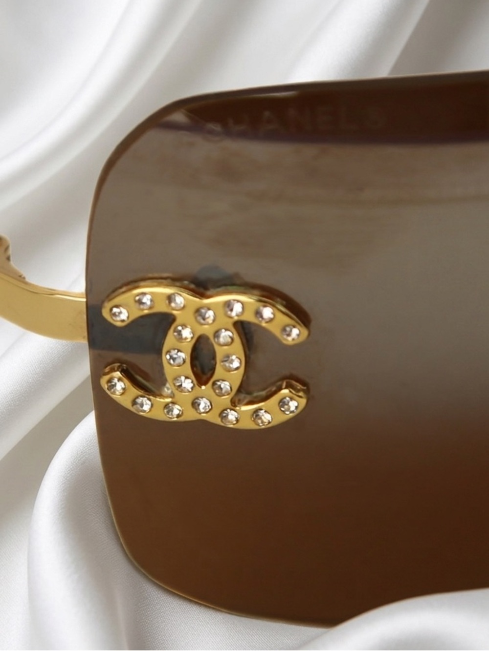 CHANEL Brown Rimless Sunglasses with Gold CC Accents - Picture 7 of 14